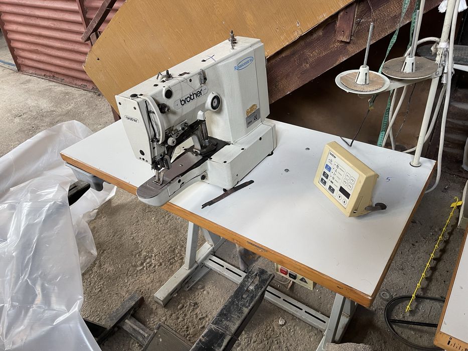 Vand masini de cusut ,de surfilat,masa de calcat profesionale trifazic