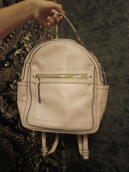 Розовая сумка с золотым замком