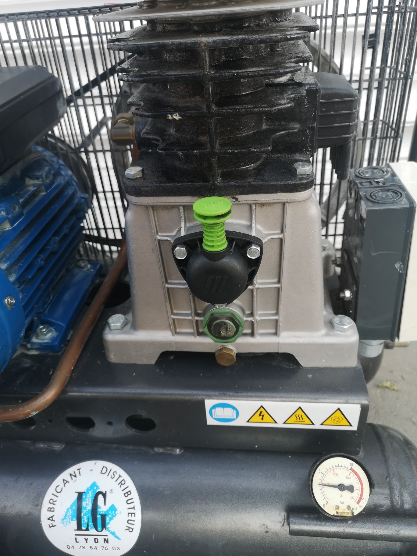 Компресор Двубутален 220V 10bar 2.5kw