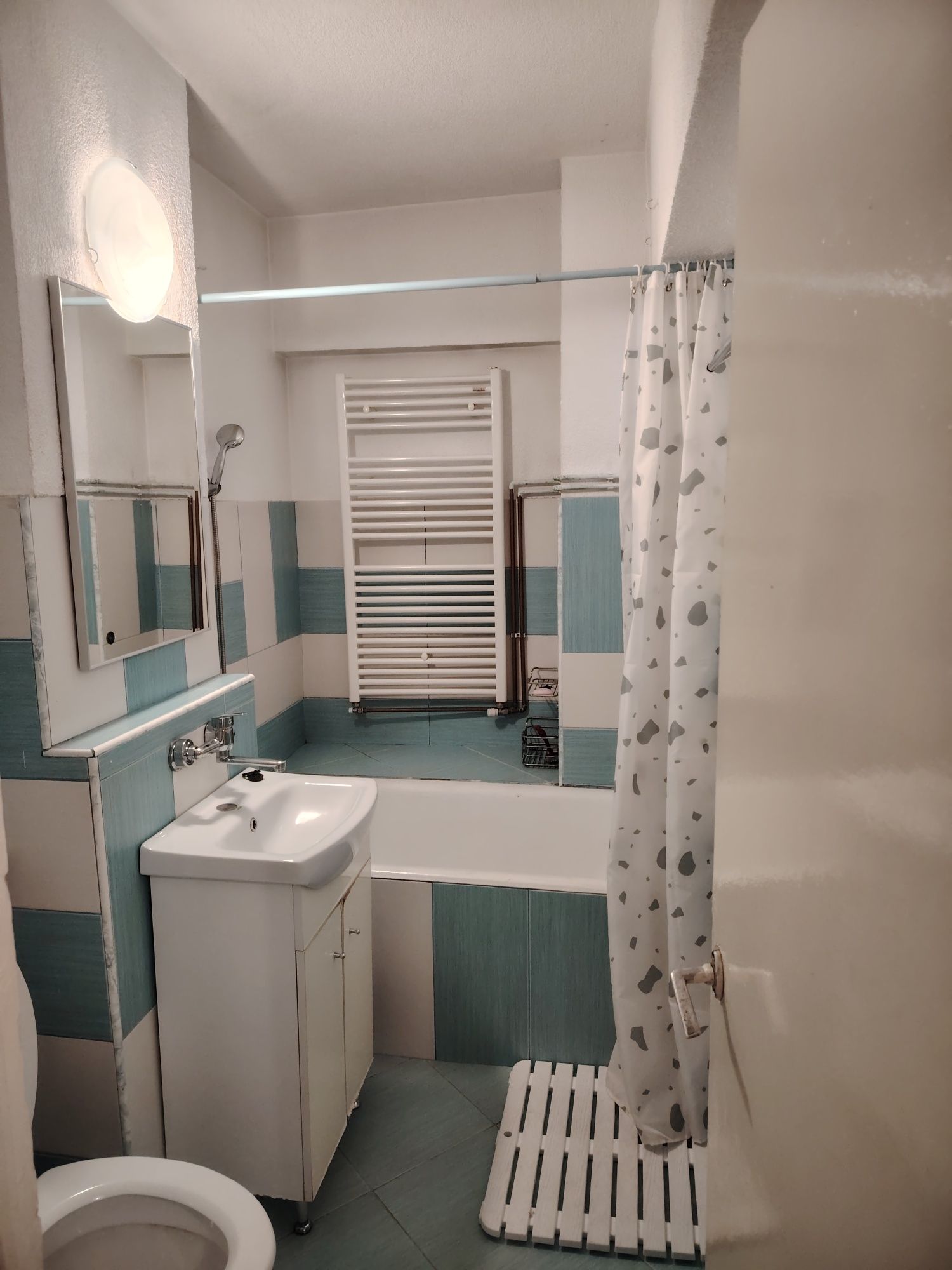 Închirierez apartament cu o camera