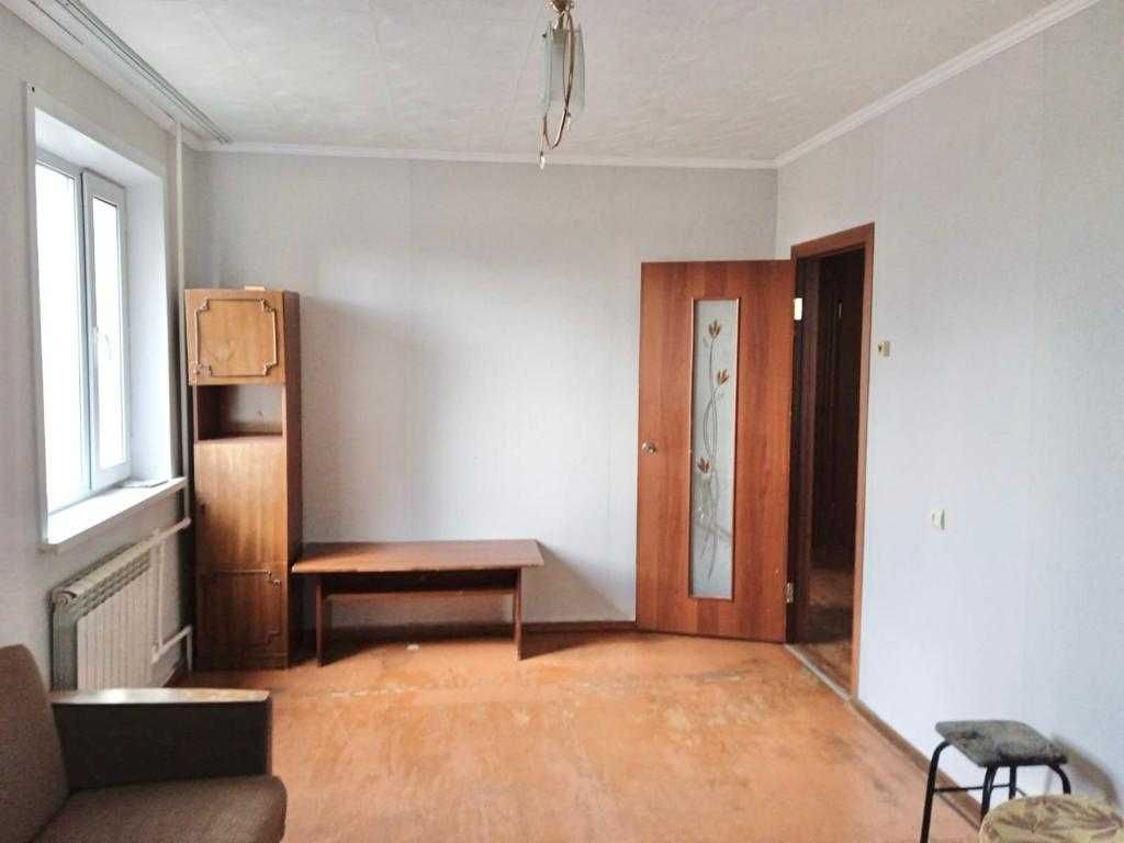 Продам 3-комнатную квартиру на Юго-Востоке, 30 мкрн., улица Гапеева.
