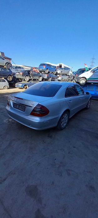 Mercedes w211 facelift  Dezmembrez/Dezmembram