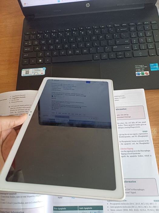 Samsung Tab A7 with original Box and Adaptater