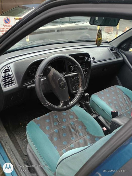 Кола Peugeot 305