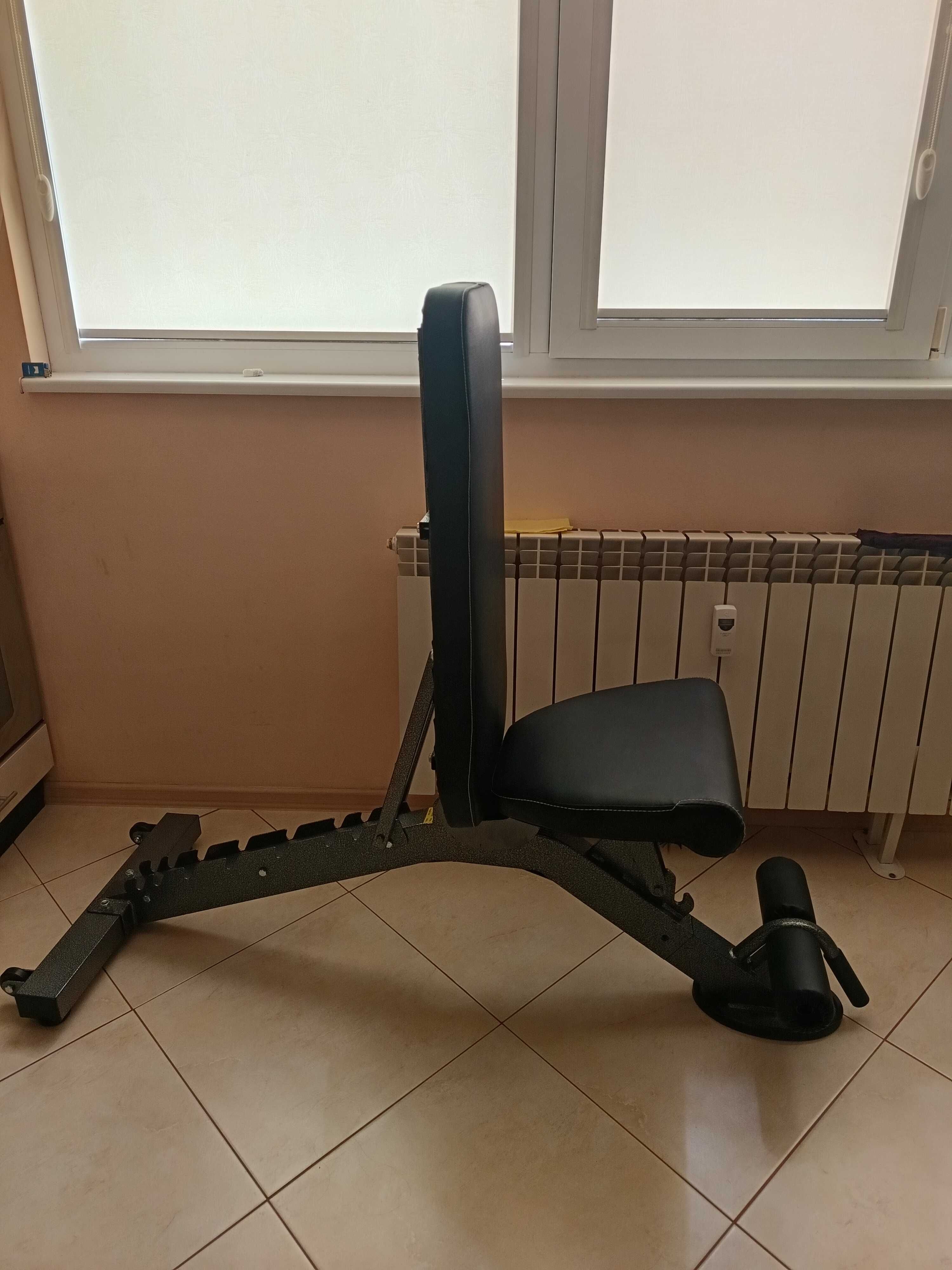 Продавам професионална лежанка пейка