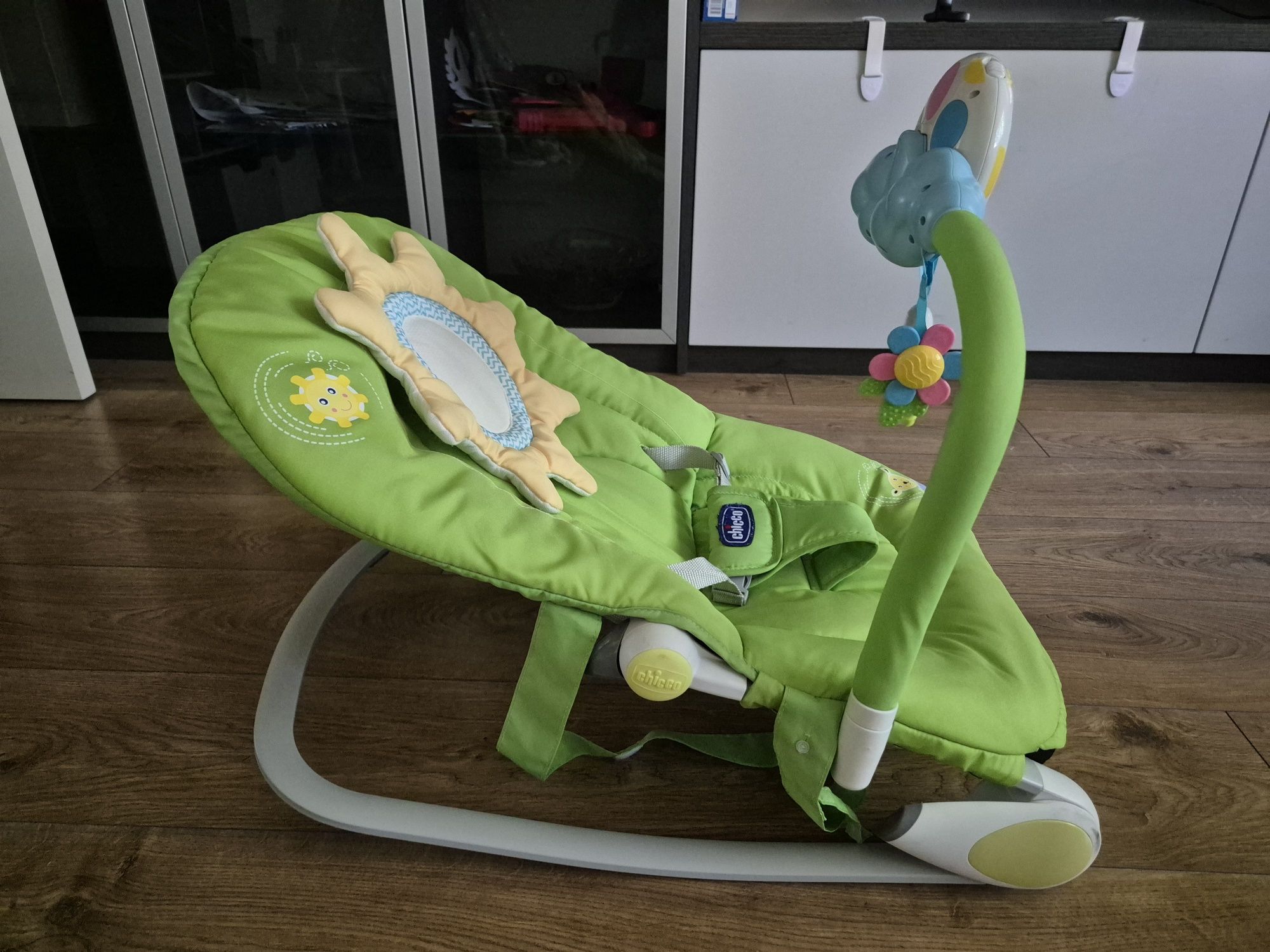 Chicco Baloon шезлонг с функция за люляне (батерии)