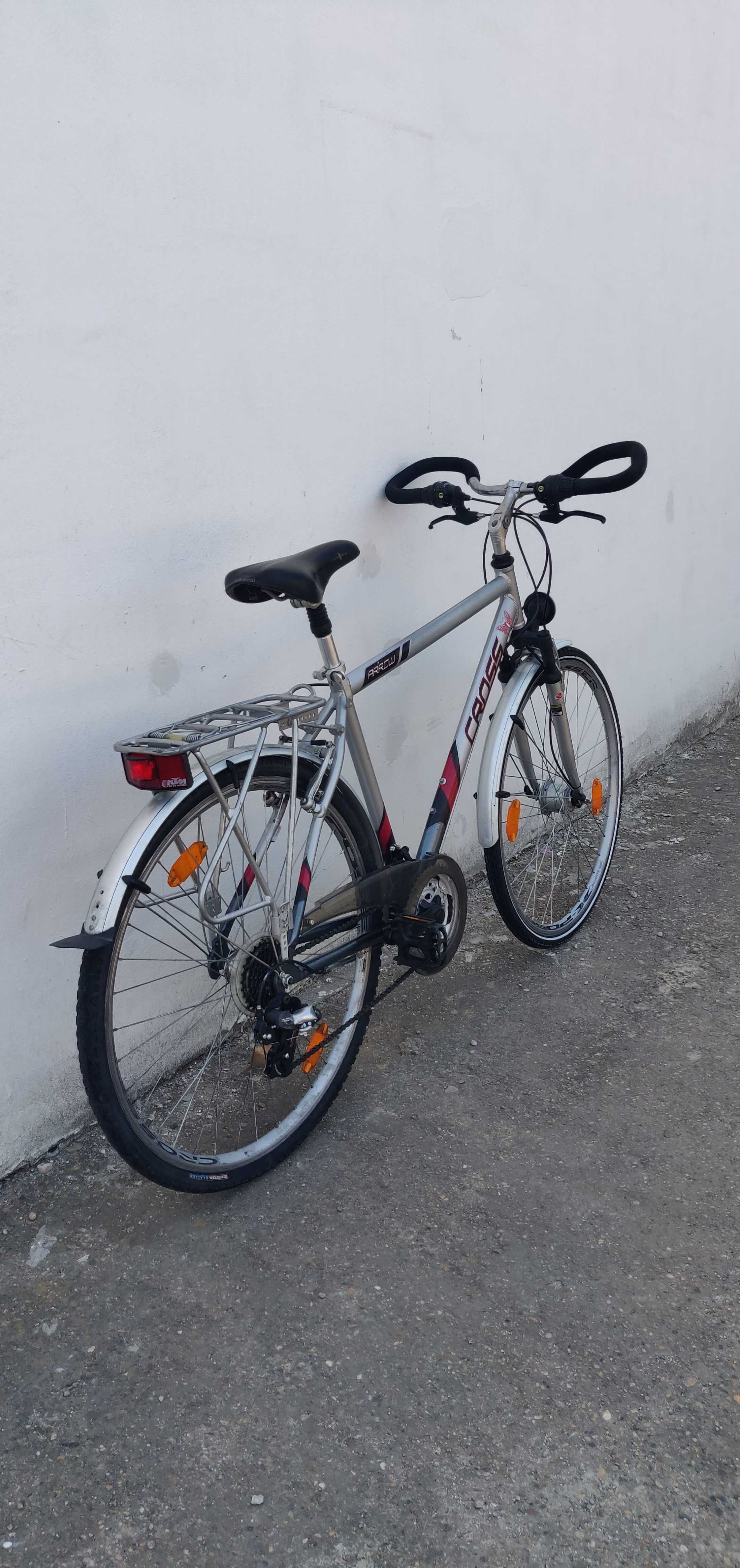 Bicicleta Cross cu roti de 28 inch Cadrul de aluminiu