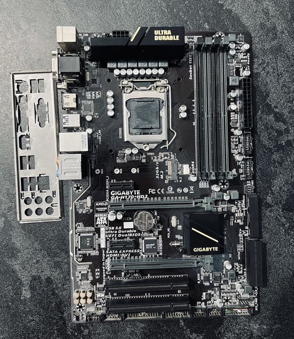 Материнка Gigabyte H170, 1151 ddr4, есть M2, идеал!