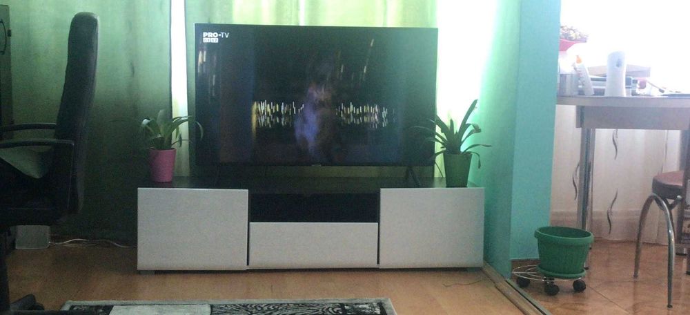 Comoda TV, Masa bucatarie+4 scaune, chiuveta baie+dulap/masca