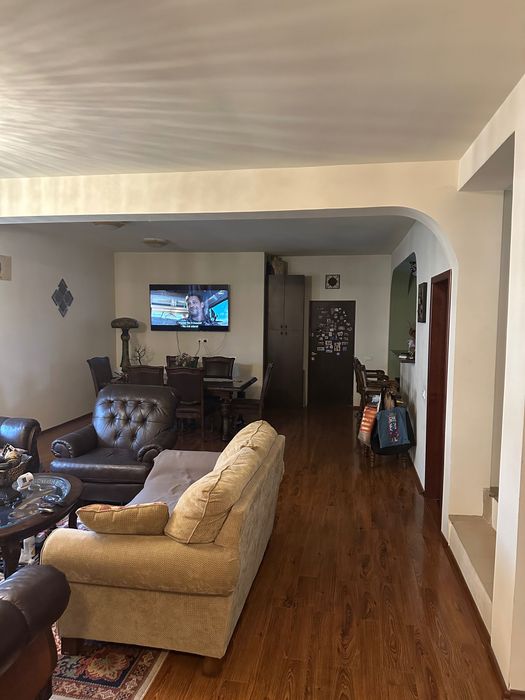 Casa/ Vilă de vânzare