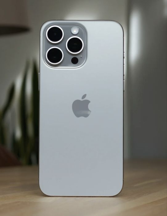 Iphone 15 pro max 256 lik ideal