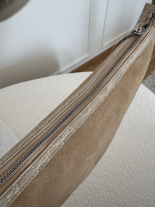 By Far Gib велурена чанта