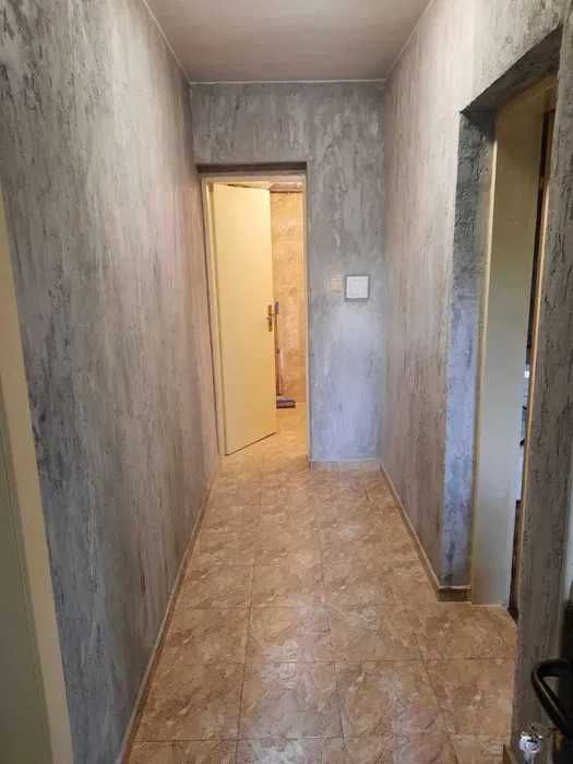 Дава се под наем Етаж от къща в София, Филиповци - 48 кв.м за 350 € - Снимка #1