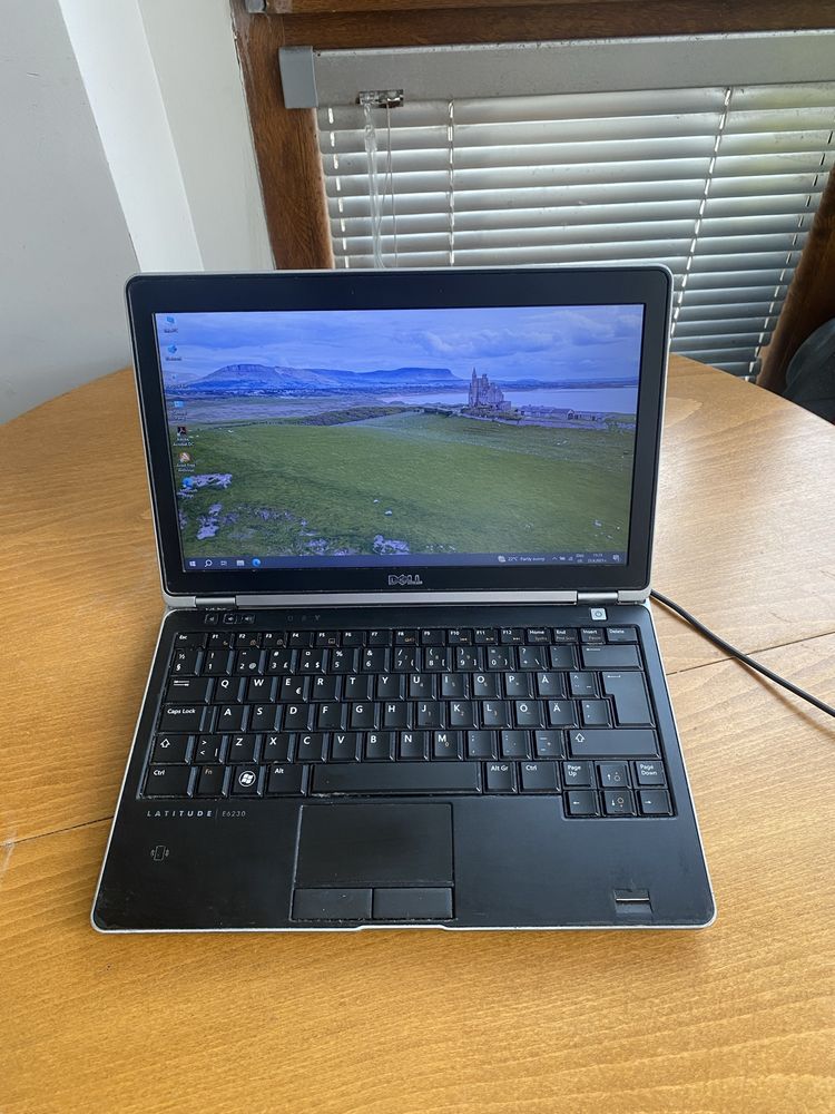 Лаптоп Dell Latitude E6230, RAM 16GB, Intel i5, HDD SSD 128GB