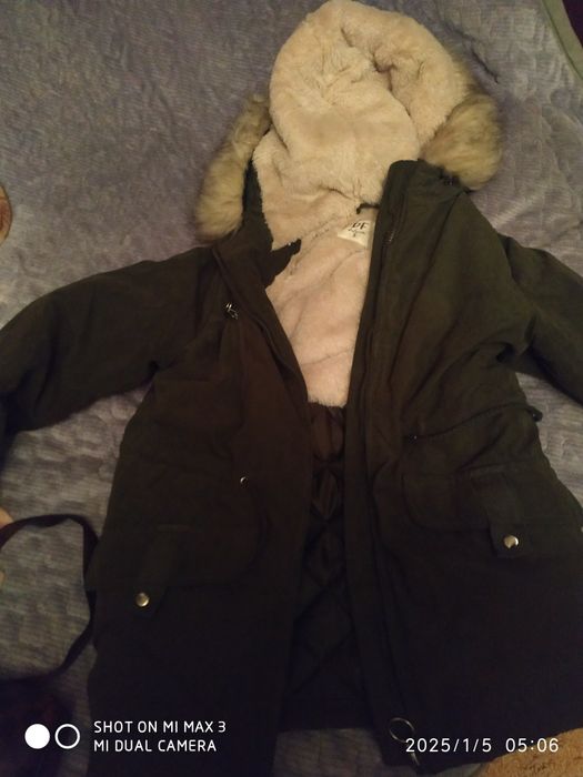 Парка куплена в Defacto