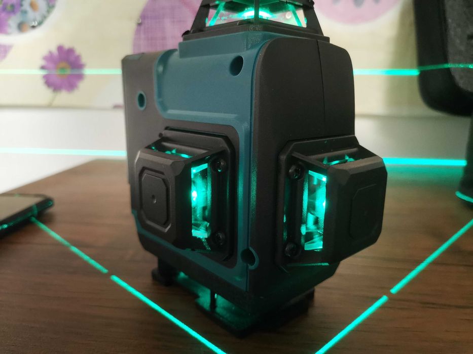 Laser 16 linii 4 D cu telecomanda Autonivelare