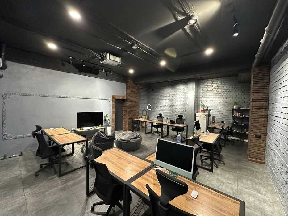 Срочно! Сдаётся коммерческое помещение в центре Яккасарай Ракат !