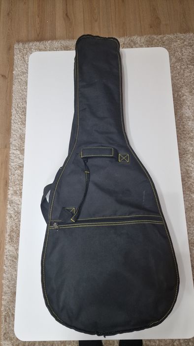 Vand chitara acustică
