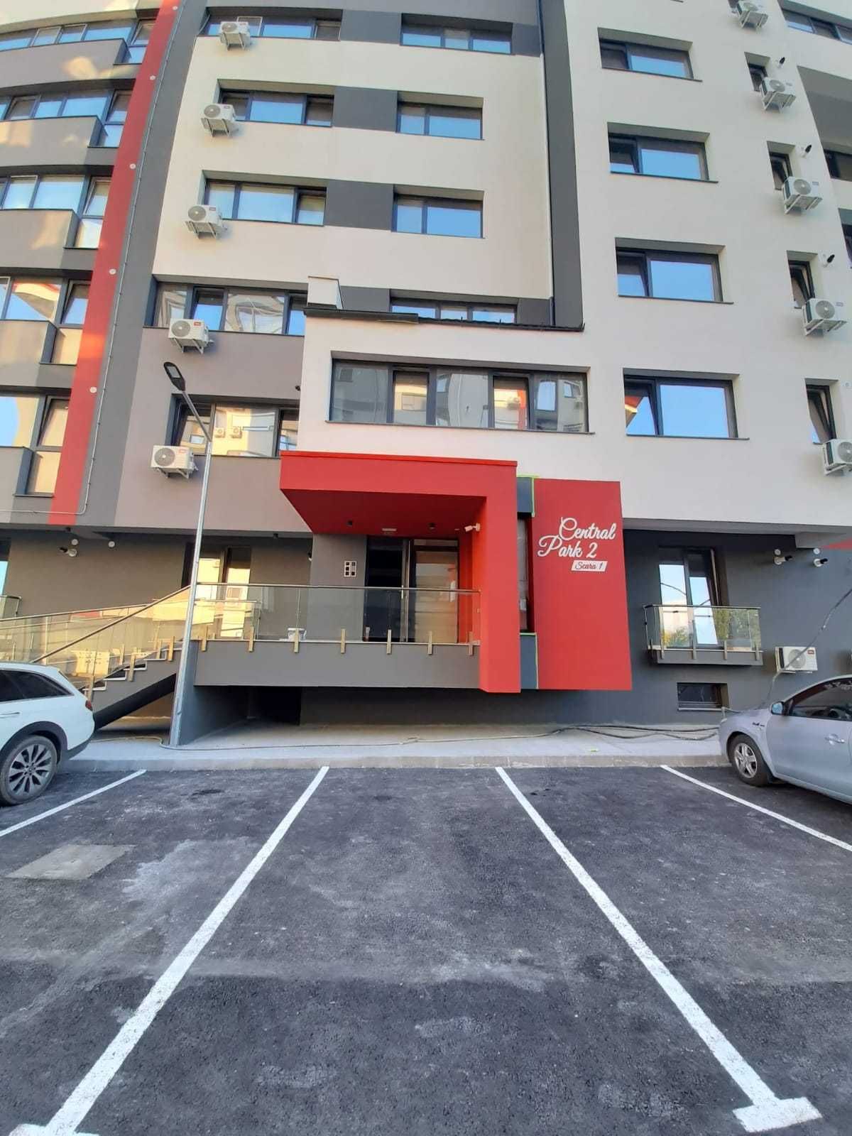 Închiriez apartament cu o camera Central Park 350 Euro negociabil