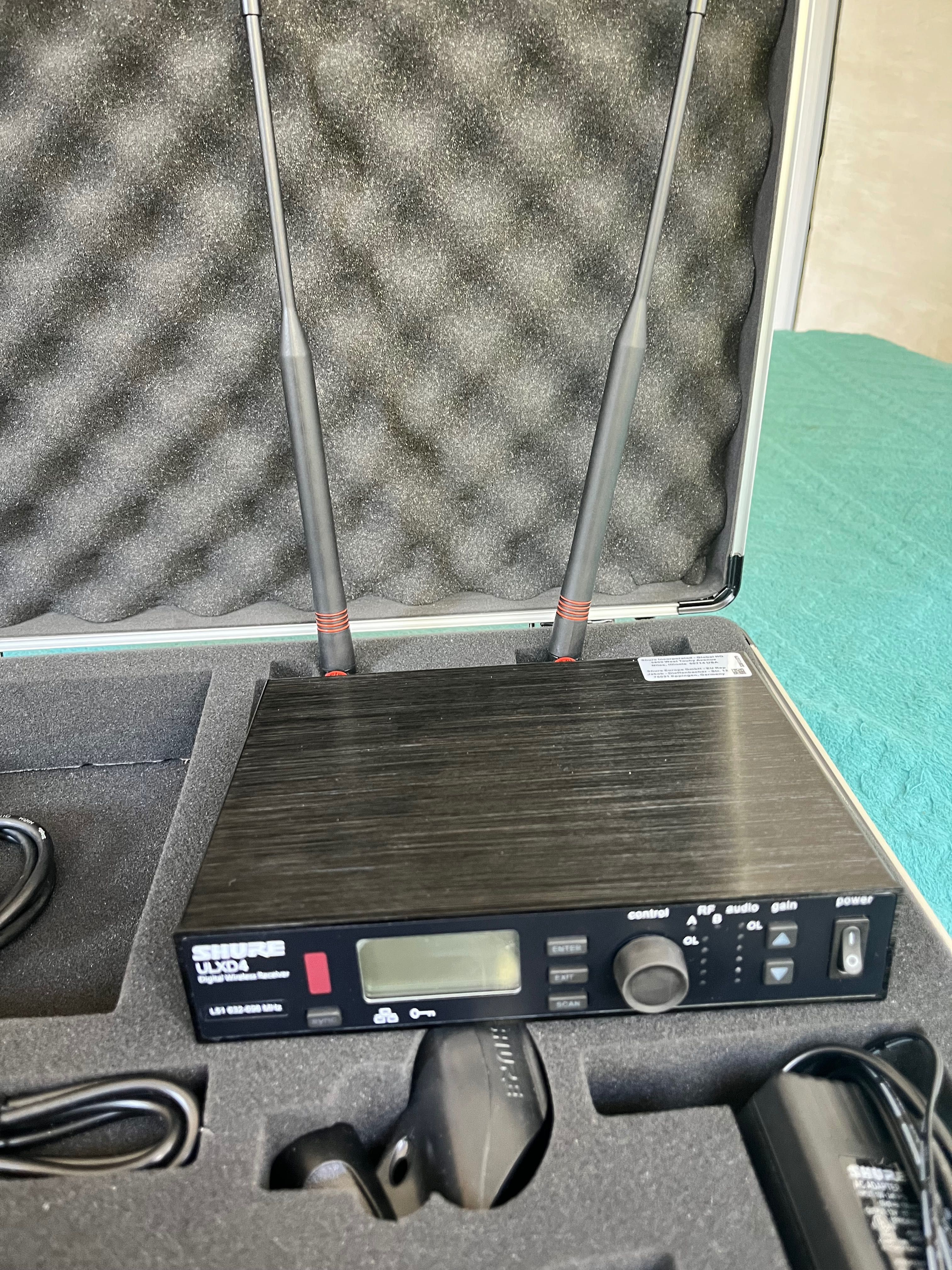 Микрофон SHURE ULXD4