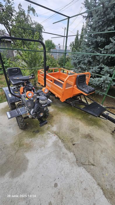 Mini tractor 4x4 si remorca