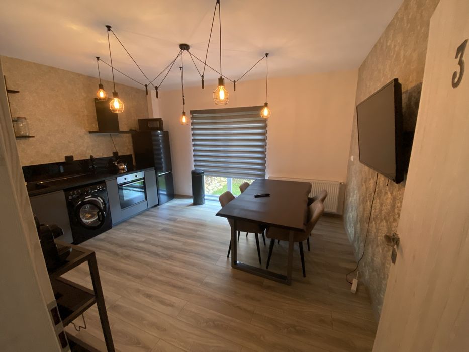 Inchiriez apartamen lux in vila chetuieli incluse
