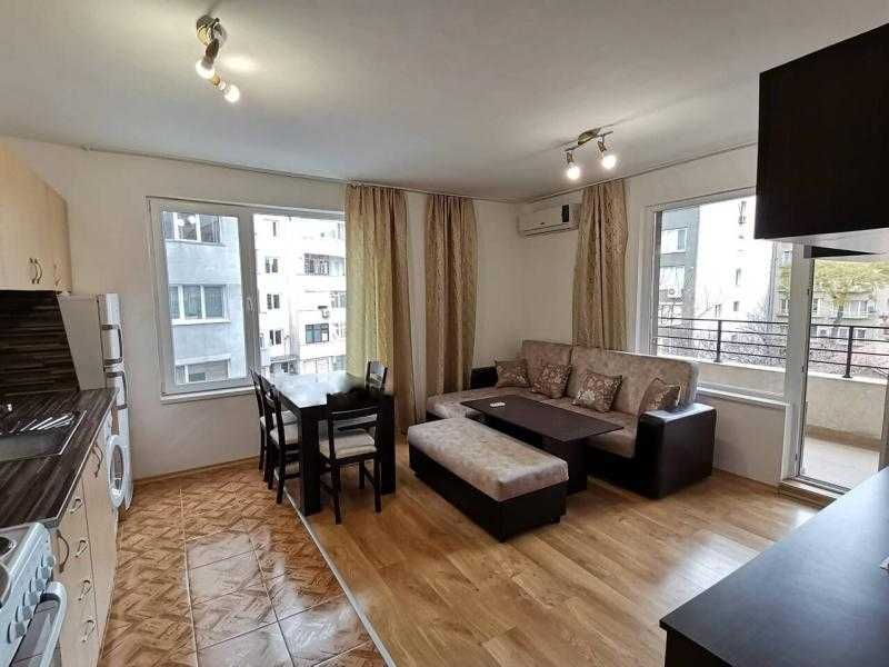 Дава се под наем Двустаен апартамент в Бургас, Лазур - 60 кв.м за 561 € - Снимка #1