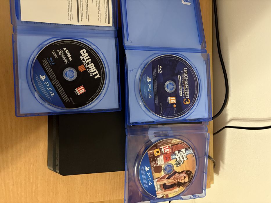 PS4 - playstation 4 slim cu 3 jocuri