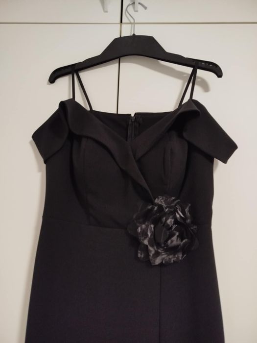 Елегантна черна рокля с еластан