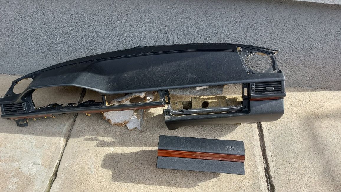 Planșă bord Mercedes W124 E 1246890016 cu airbag pasager