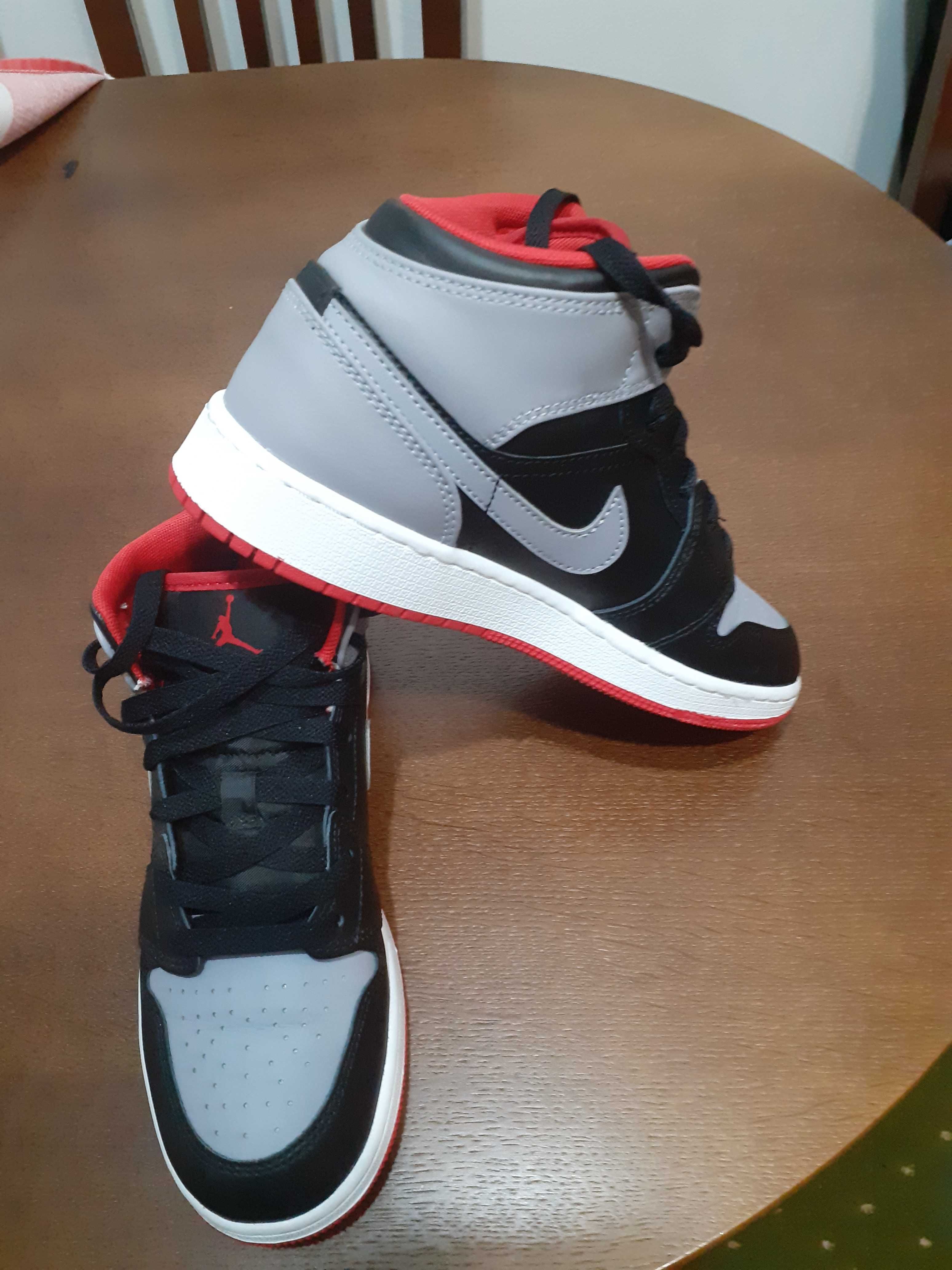 Adidași Nike Air Jordan 1