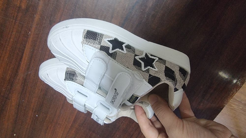 Костюм шим тройка 6-7 йошга+ Янги кроссовка 30 размер кошиб бераман
Юн