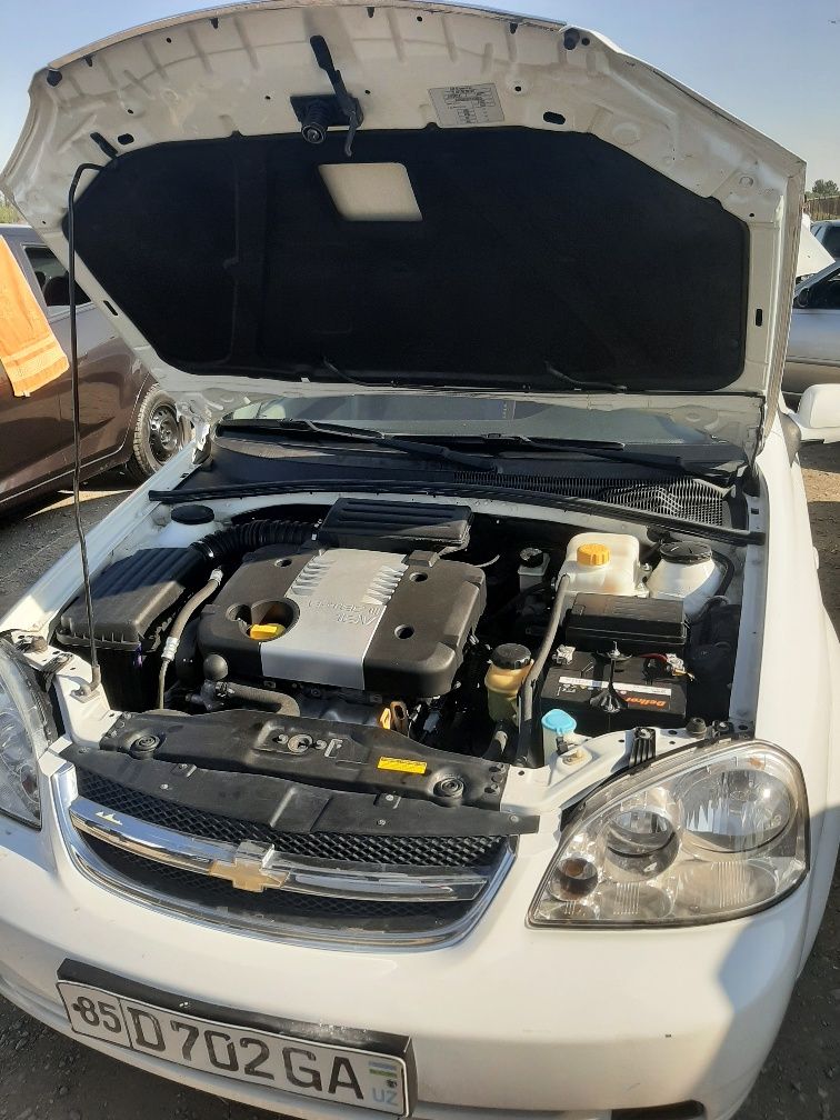 LASETTI 1.8 sotiladi