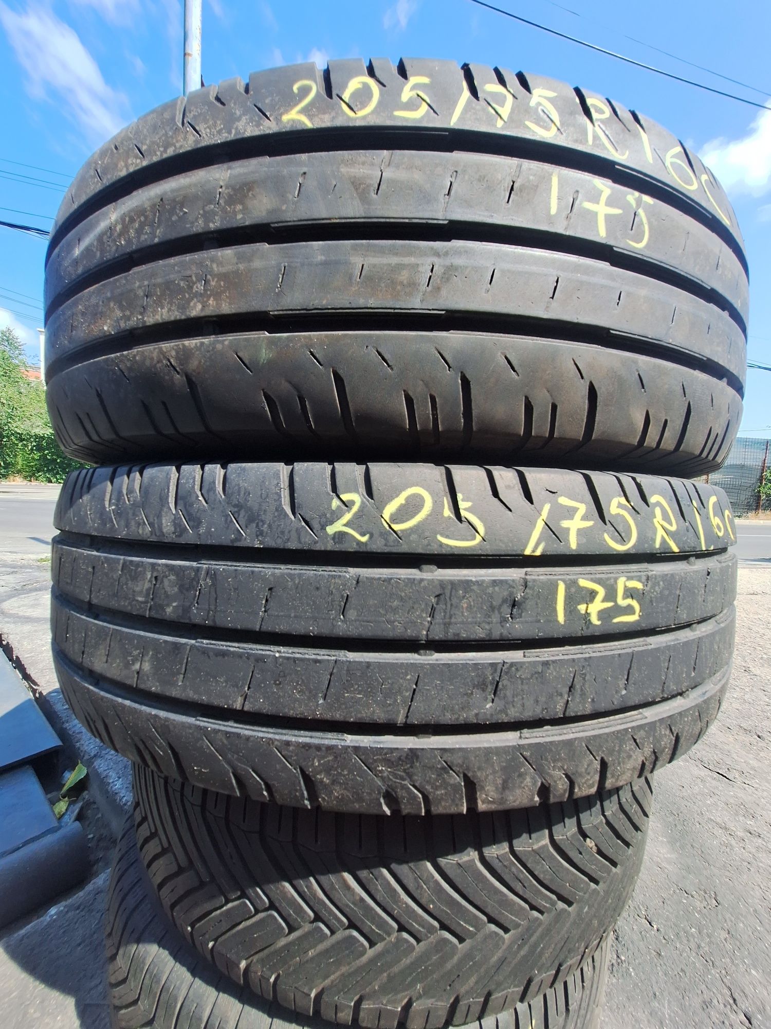 2 anvelope vara 205/75r16 C Continental Montaj gratuit