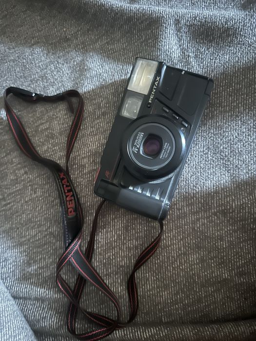 Aparat foto pentax pe film 35 mm 70 mm