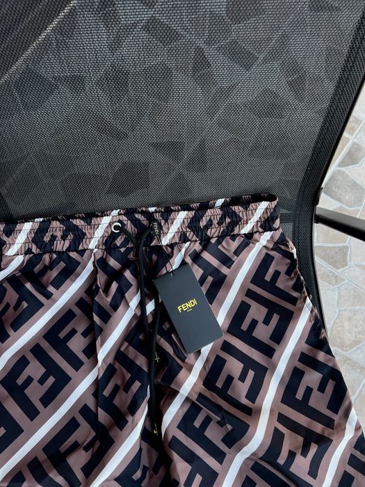 Pantaloni scurti de vara