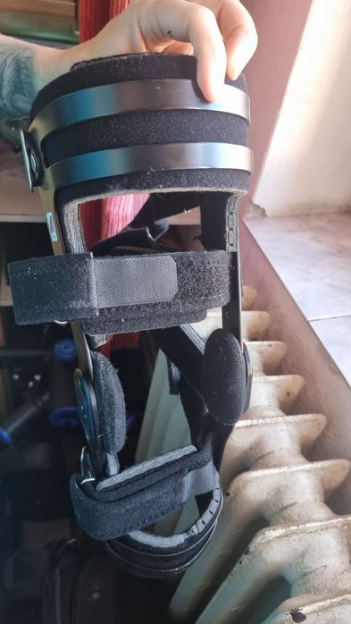 Orteza reglabilă genunchi