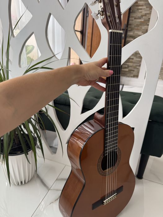 Chitara Yamaha CS40