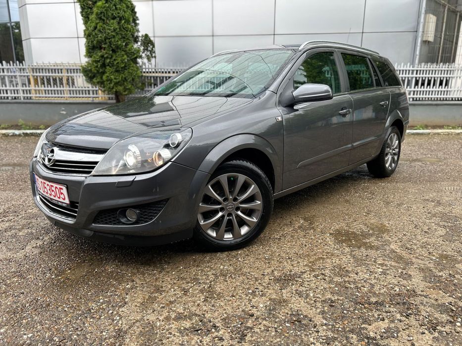 Opel Astra Opel Astra H 1.7 CDTI •  Climatronic • Garantie 1 an • Rate fixe