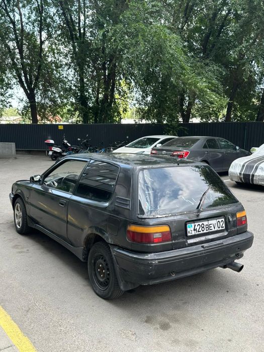 Тайота каролла 1990