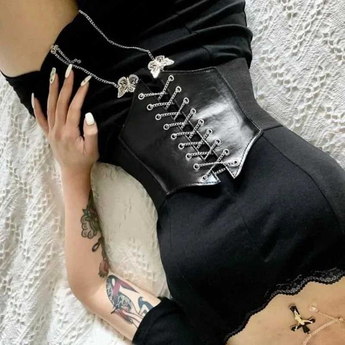 Transport gratuit - Corset de piele inedit, pentru orice tip de ținută