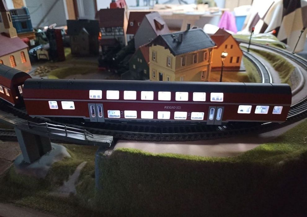 Vagoane de călători etajate piko

Roți metalice izolate 
Iluminare ban