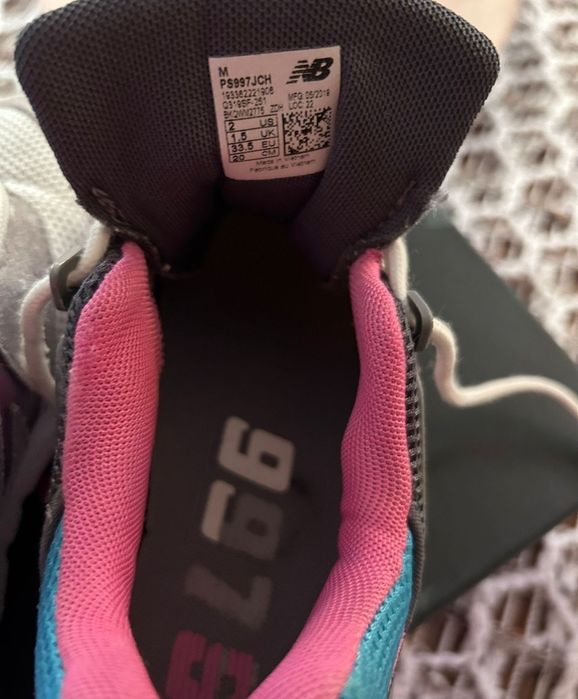 Sneaker New Balance  - marimea 33 în stare  f buna