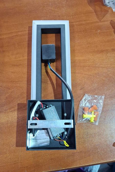 Aplica LED Comely, lumina calda 3000K, aluminiu