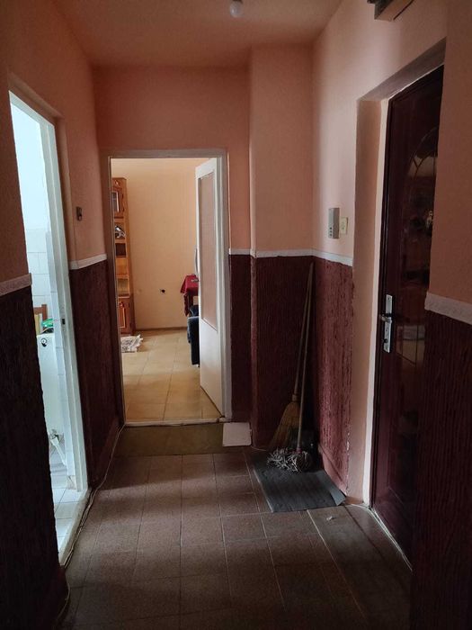 Apartament de vanzare, etaj 4 cu Acoperis recent schimbat