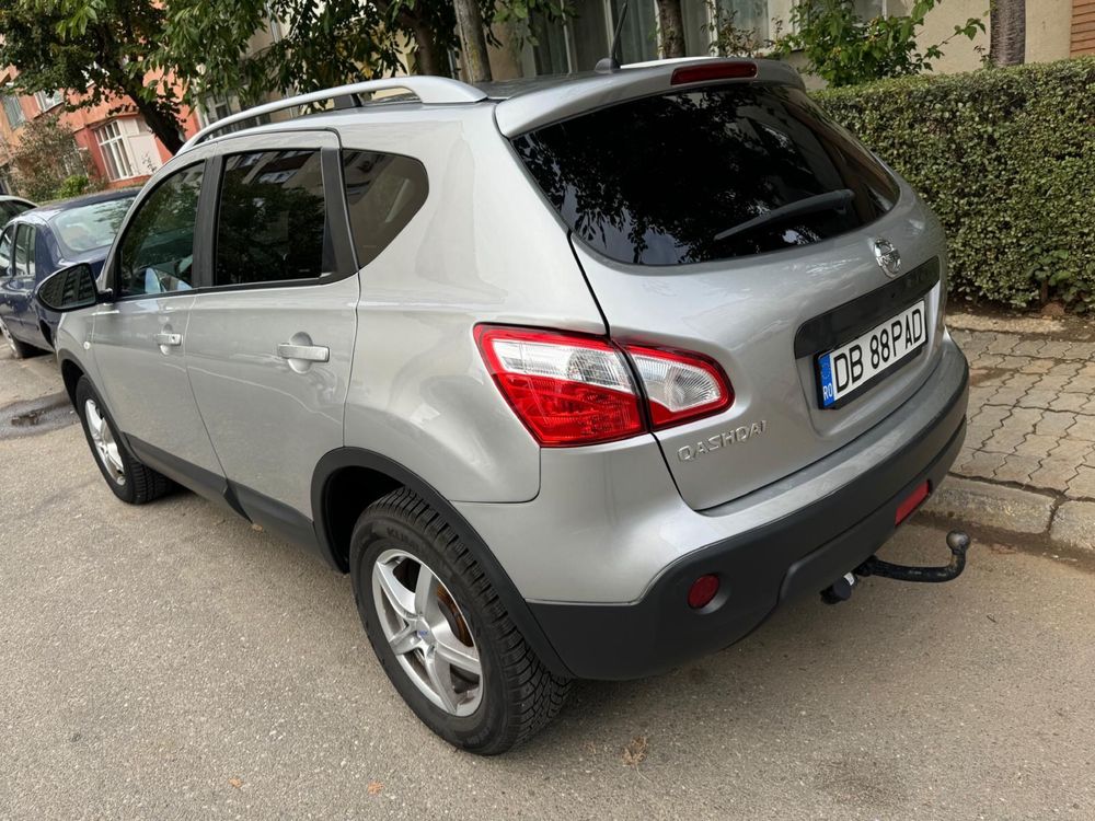 Nissan Qashqai j10 2012