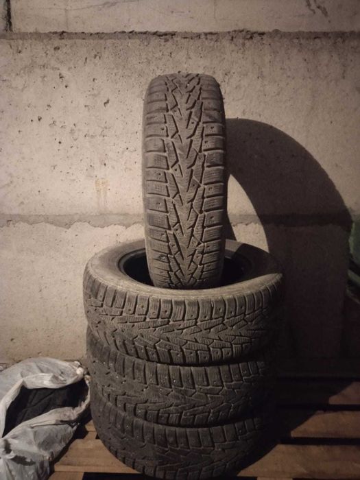 комплект зимних шин 175/65 R14 86T