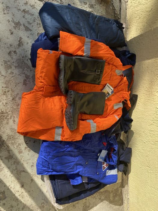 Продается спецовки и обувь