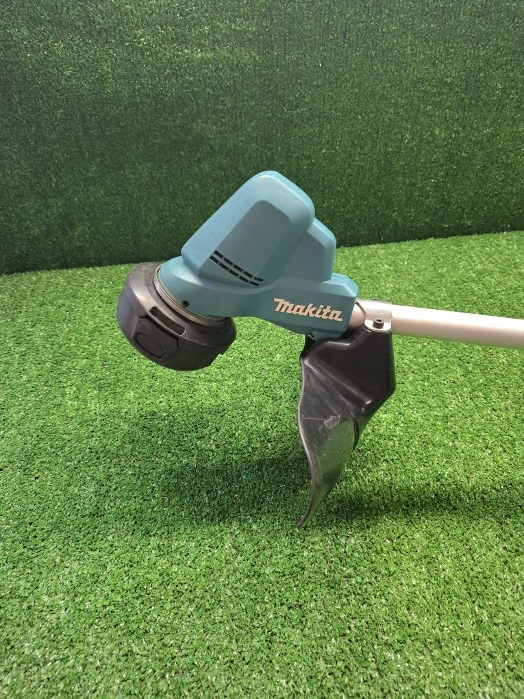 Акумулаторен тример на Makita DUR190U с регулаж на оборотите