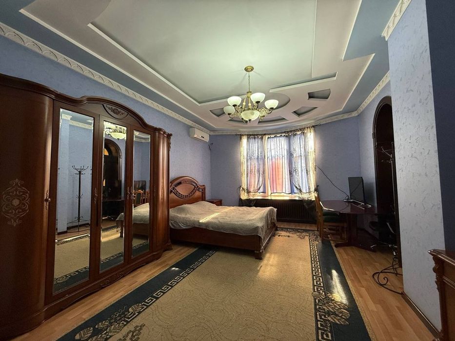 Продается дом 9 соток 
Мирзо-Улугбекский район 
Ориентир: Центр Лунача